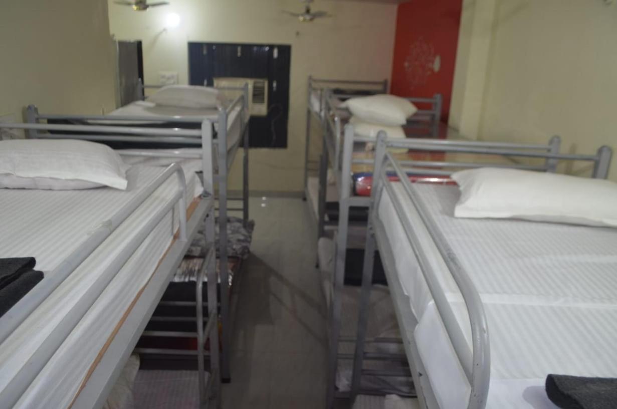 Awara Hostels & Dormitory Lucknow Eksteriør bilde