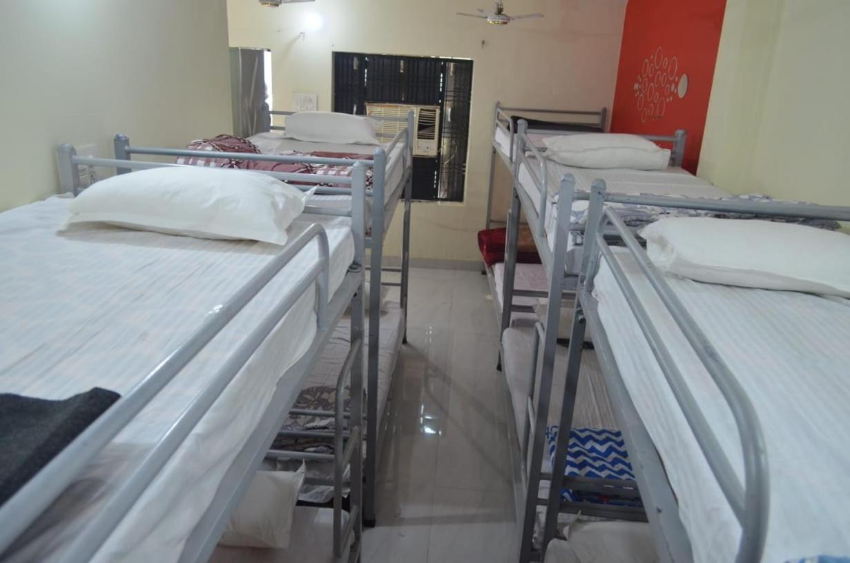 Awara Hostels & Dormitory Lucknow Eksteriør bilde